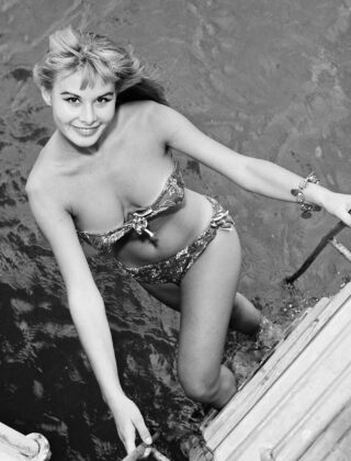 75 anni di bikini: foto-storia di uno scandalo al sole