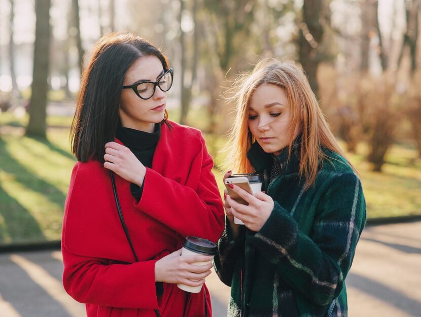 Migliore amica che si allontana