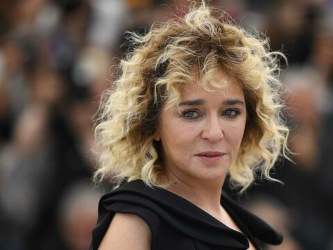 Occhi blu: tutto sul noir al femminile che vede protagonista Valeria Golino