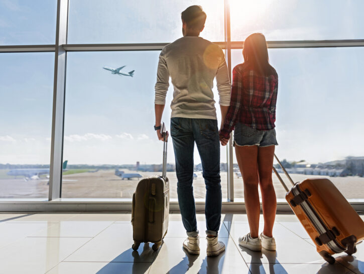 5 modi smart per viaggiare solo con il bagaglio a mano (portando l'essenziale)