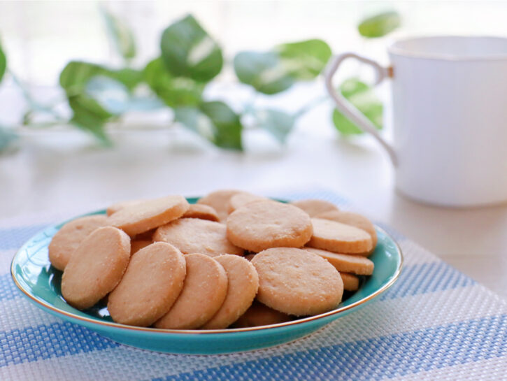 Prepariamo i biscotti light senza uova