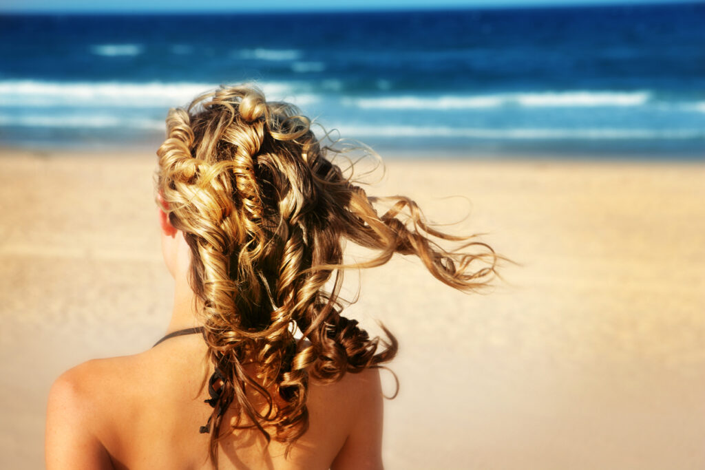Come trattare i capelli dopo il mare