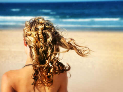 Come trattare i capelli dopo il mare