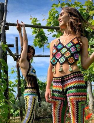 Il ritorno del crochet: costumi e top fatti all’uncinetto