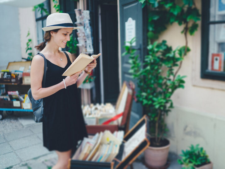 Un bel libro da mettere in valigia? Qui lo trovi