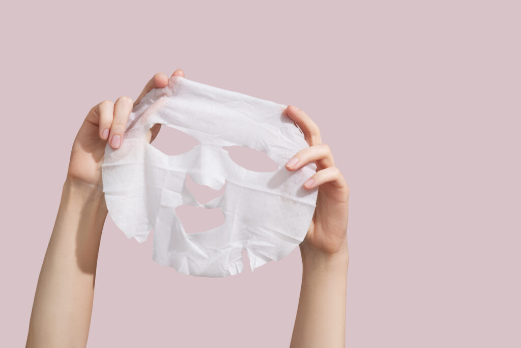 Come utilizzare le maschere viso di tessuto
