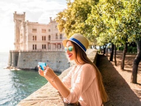 Come devi preparare il tuo smartphone se stai per andare in vacanza?