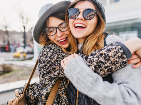 5 cose che ti confermano che la tua amica è preziosa e leale