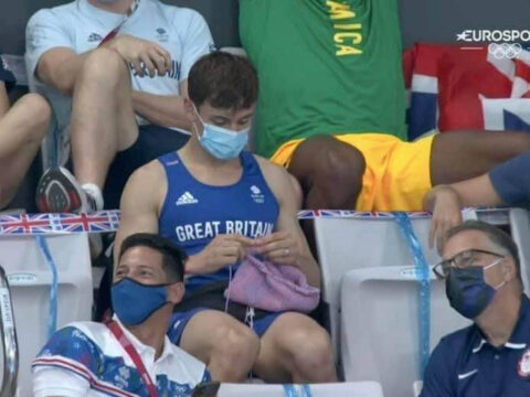 La passione di Tom Daley per il crochet