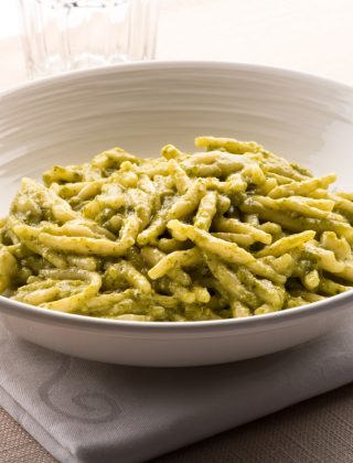 Pasta al pesto di zucchine e rucola