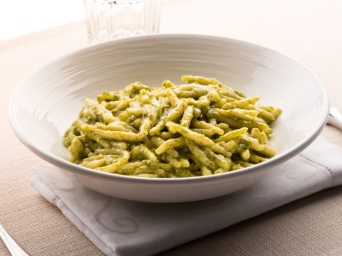 Pasta al pesto di zucchine e rucola