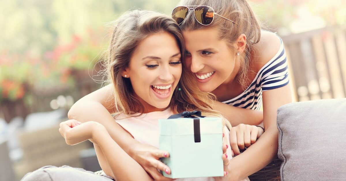 Cose Da Regalare A Una Donna 5 cose da regalare alla tua migliore amica - Donna Moderna