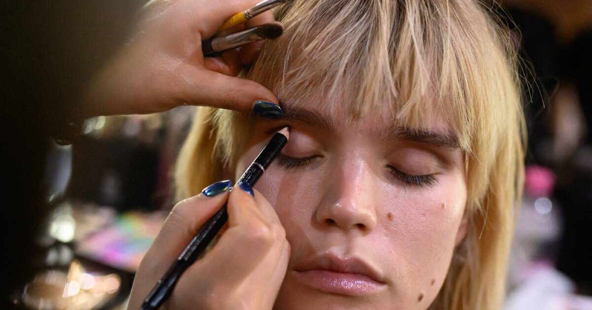 Come Si Mette La Matita Sugli Occhi Come mettere la matita sugli occhi - Donna Moderna