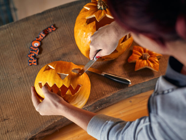 Come svuotare una zucca per Halloween