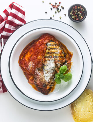 La ricetta delle melanzane alla pizzaiola