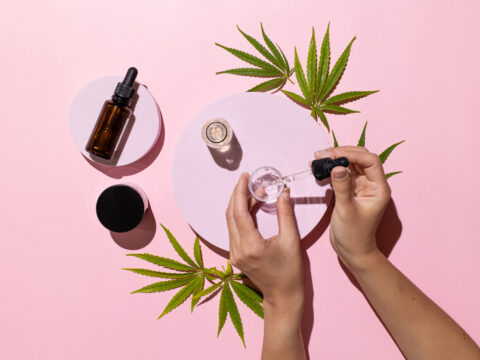 Olio di cannabis in menopausa: come usarlo