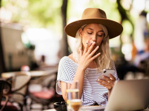 Aumentano i tumori collo-testa e nelle donne la causa è il fumo