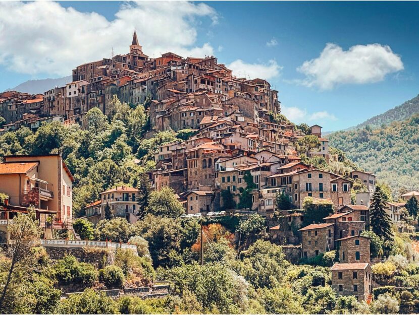 Apricale paese Liguria