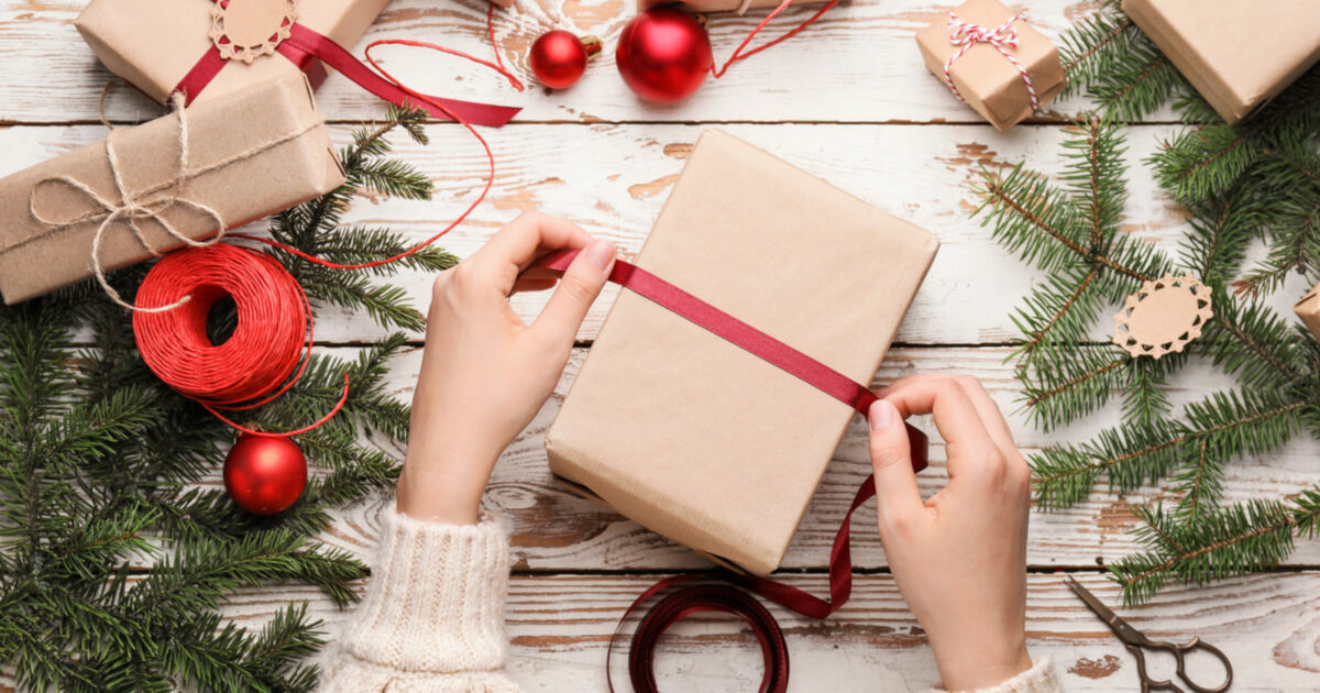  Galateo-dei-regali-di-Natale-cosa-dovresti-e-non-dovresti-regalare