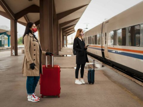 Treni sicuri: giusto dedicare una carrozza alle donne?