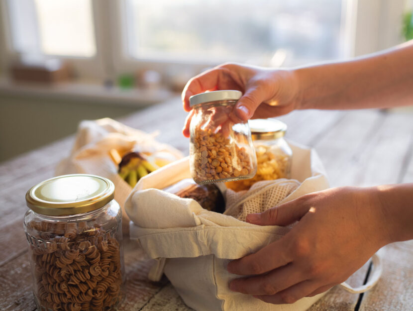 Barattoli di vetro cucina donna