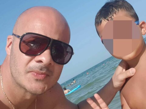 Agli arresti domiciliari uccide suo figlio, possibile?