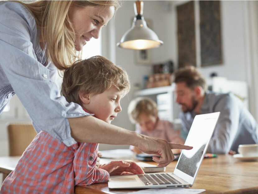 Famiglia bambini casa