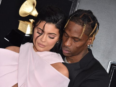 Kylie Jenner e Travis Scott cambiano nome al figlio