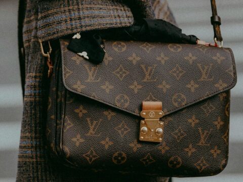 Come riconoscere un falso Louis Vuitton
