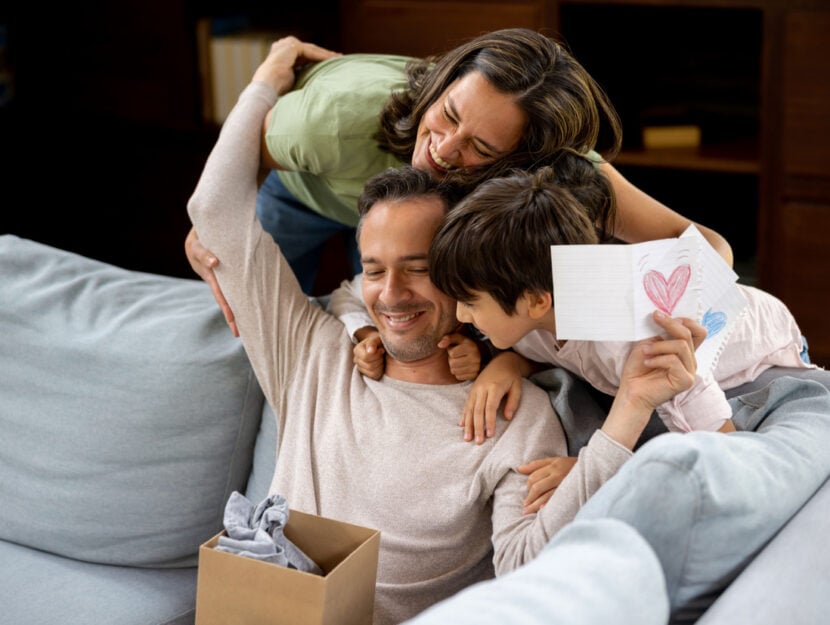 Festa del papà: le frasi più belle, simpatiche o commoventi da dedicargli