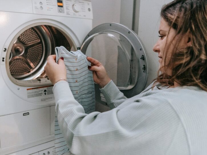 Come eliminare i pidocchi da vestiti e lenzuola