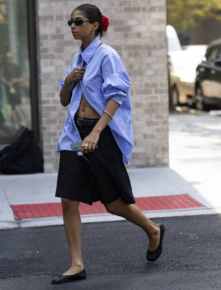 Come abbinare una camicia azzurra? Guida ai look primavera 2024