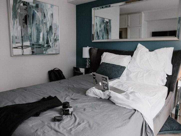 Come creare più spazio nella camera da letto