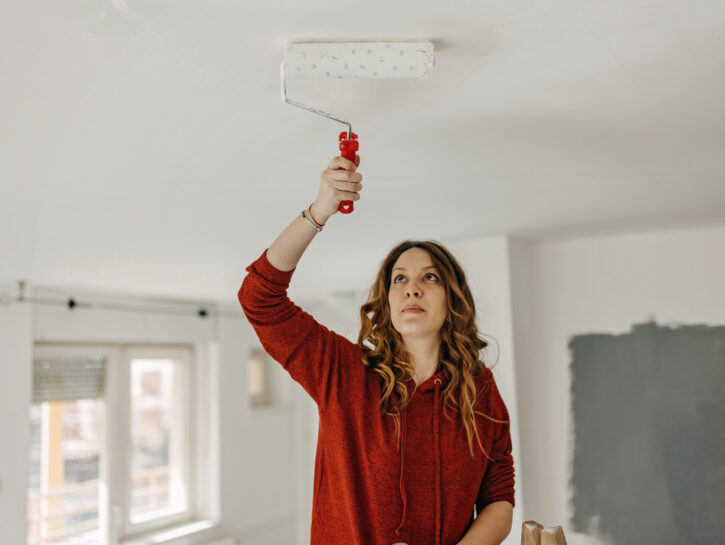 Come dipingere le forme geometriche colorate sul soffitto