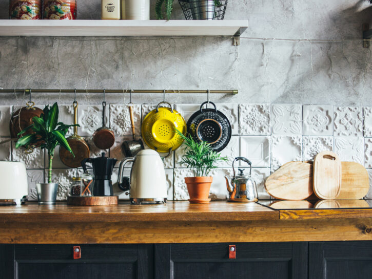 Come sistemare in modo ottimale le padelle in cucina