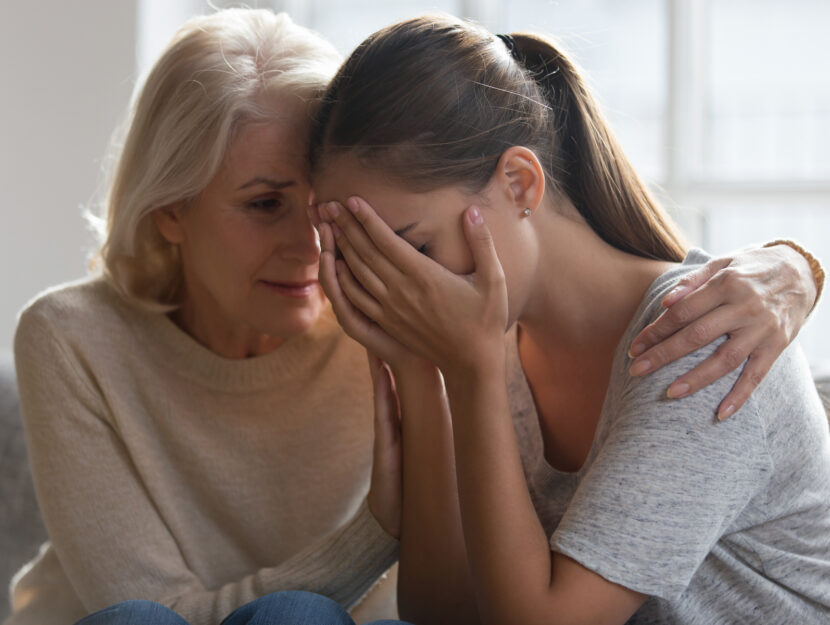 madre e figlia sostegno emotivo