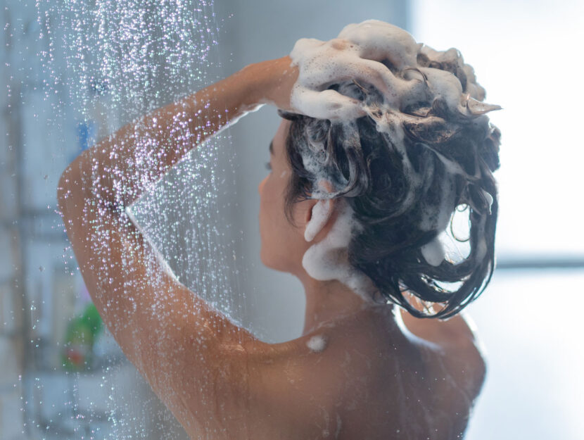 Donna lavare capelli shampo