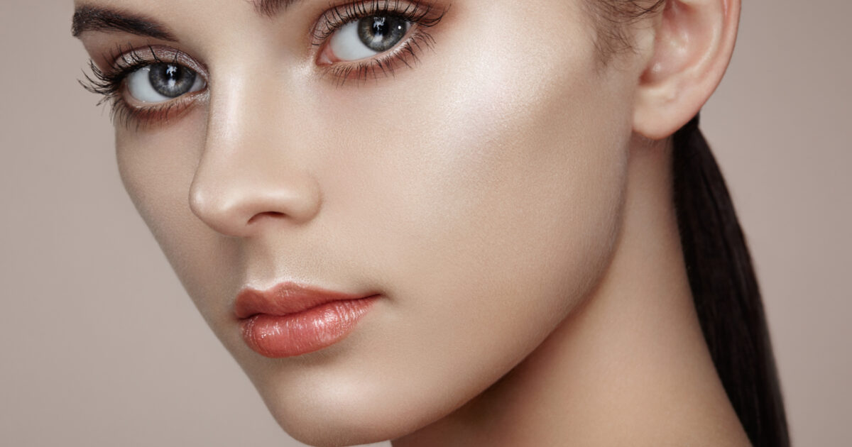 Che cos'è il make up effetto strobing? Donna Moderna