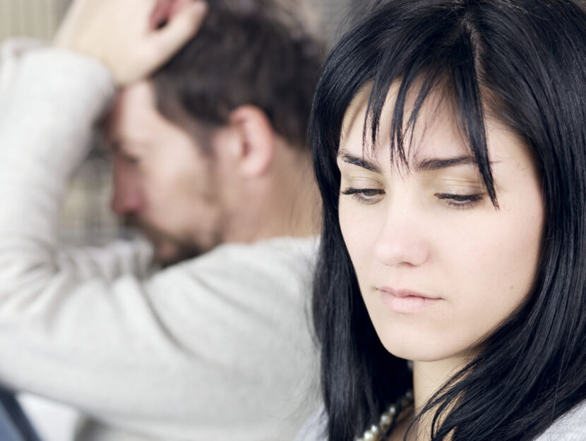 Coppia problemi donna uomo triste