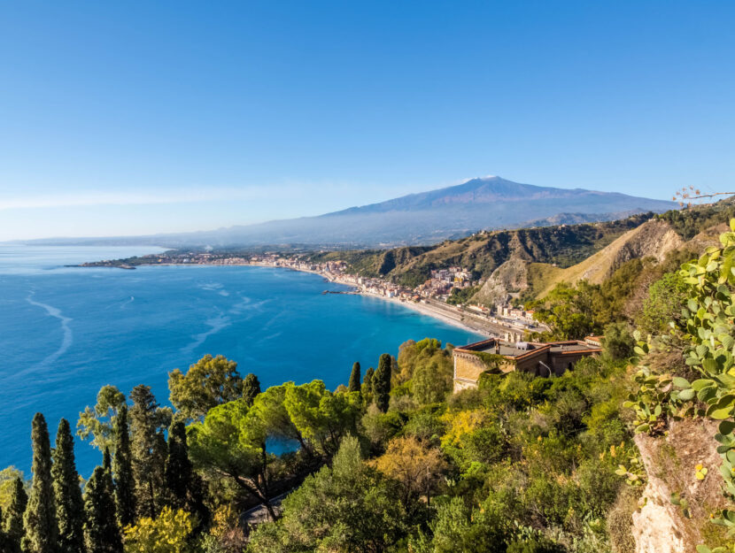 Giardini-Naxos Sicilia Etna mare