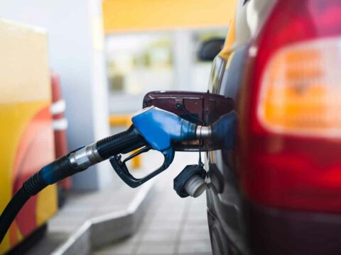 Benzina, dove costa meno fare rifornimento