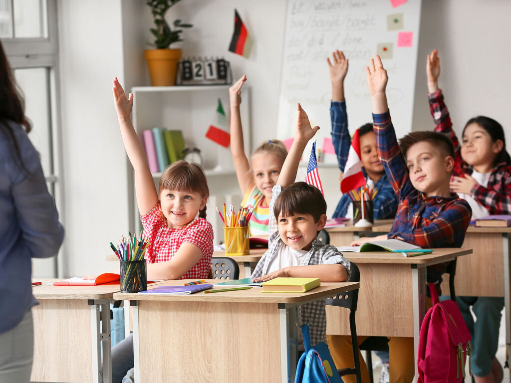 Bambini scuola aula classe