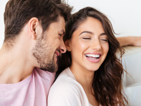 Amare un uomo più giovane è davvero un tabù?