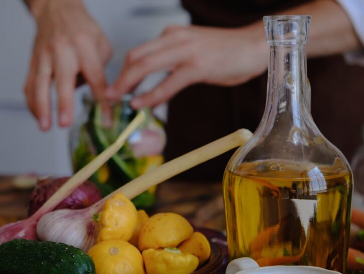 Come sgrassare le bottiglie dell'olio