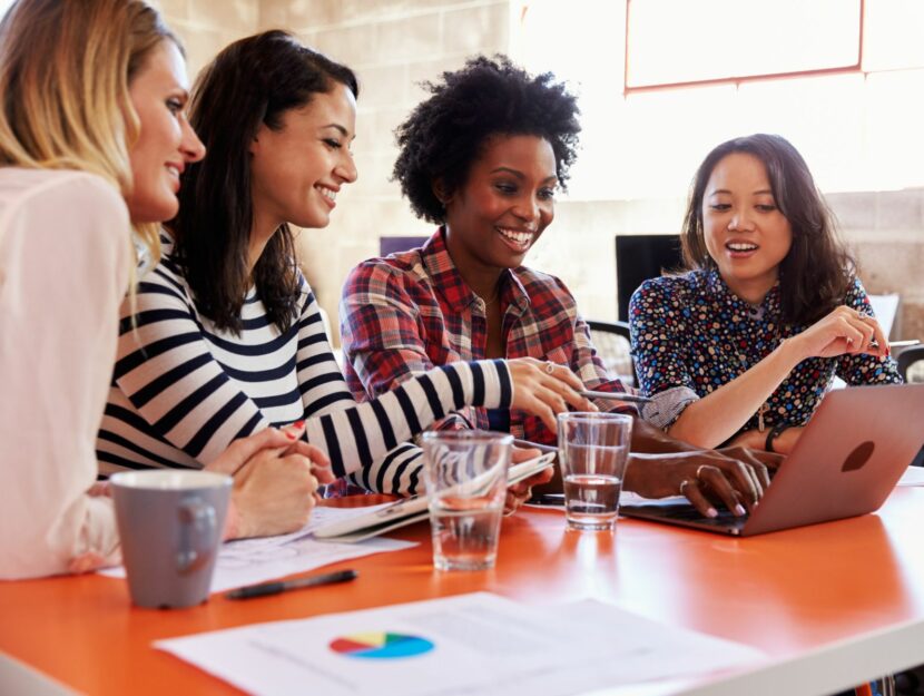 team di donne al lavoro