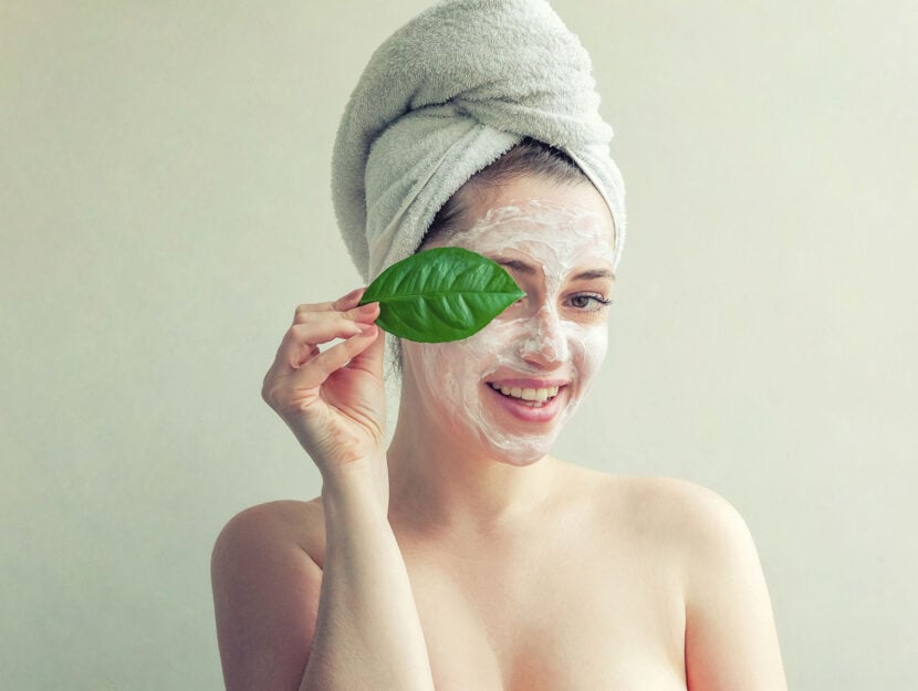 Maschera crema faccia donna asciugamano green foglia
