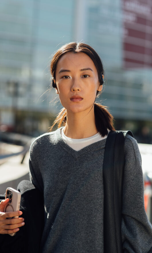 Olio di moringa: come usarlo per una pelle morbida e capelli splendenti