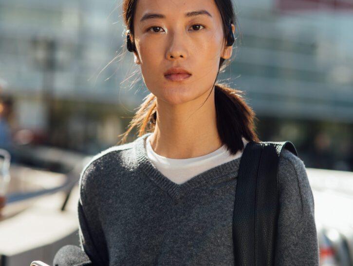 Olio di moringa: come usarlo per una pelle morbida e capelli splendenti