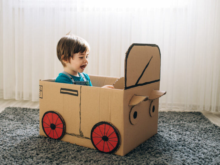 Come costruire una casa di cartone per i bambini