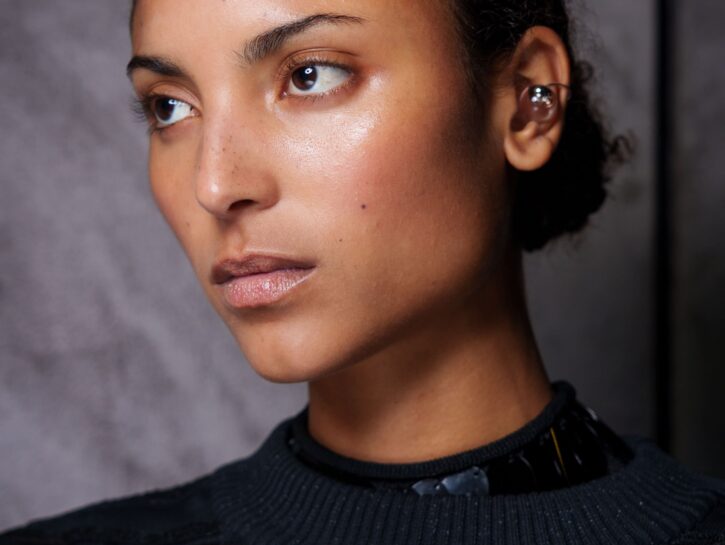 Tonifica il viso senza bisturi: i metodi più efficaci per una pelle luminosa